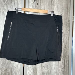 Athleta Shorts Zip Pockets Pull On Black Color